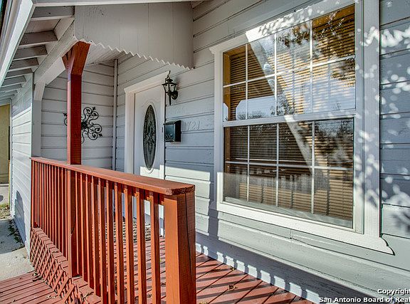 3rd image of 1721 W Hildebrand Ave