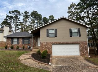 4 Forest Maple Ct, Little Rock, AR 72223