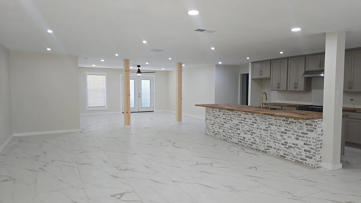 Building Photo - 8009 Adam Dr