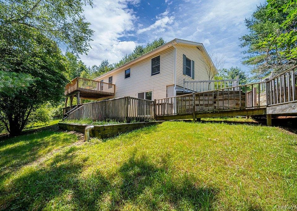 1st image of 2082 Ulster Heights Road