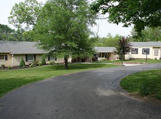 926 Chimney Rock Rd, Harrodsburg, KY 40330