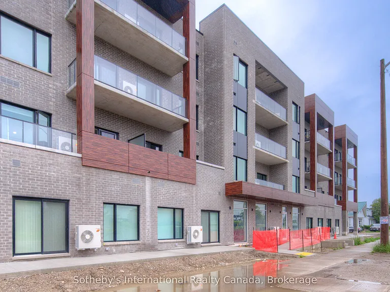 408 Dundas St S #302 — Photo 19