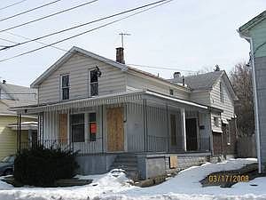 1st image of 437 E 11th St