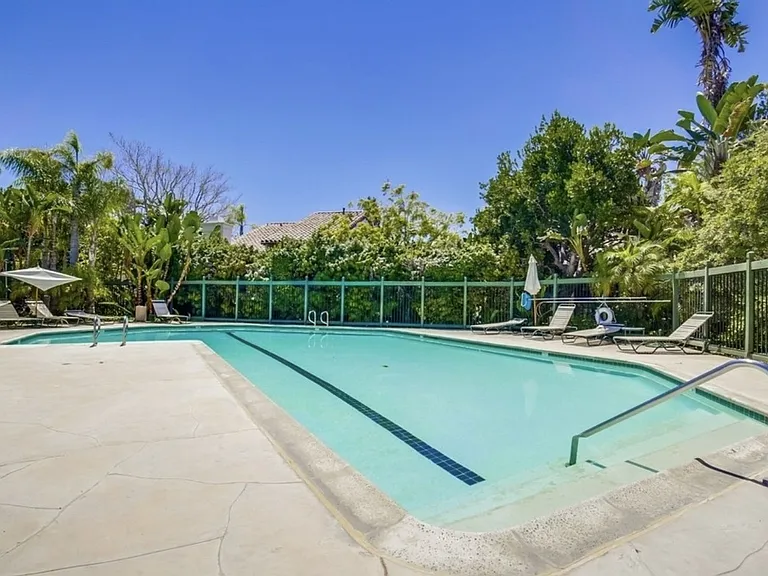 8750 Villa La Jolla Dr #71 — Photo 7