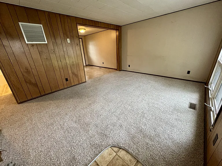 723 E Market St #B — Photo 3