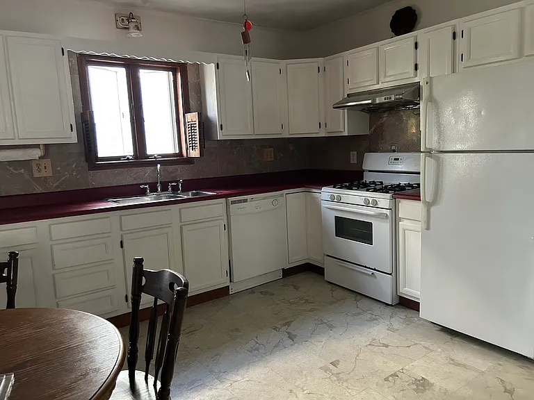 30 E Transit St — Photo 1