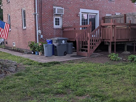 4th image of 828 N Washington St #828