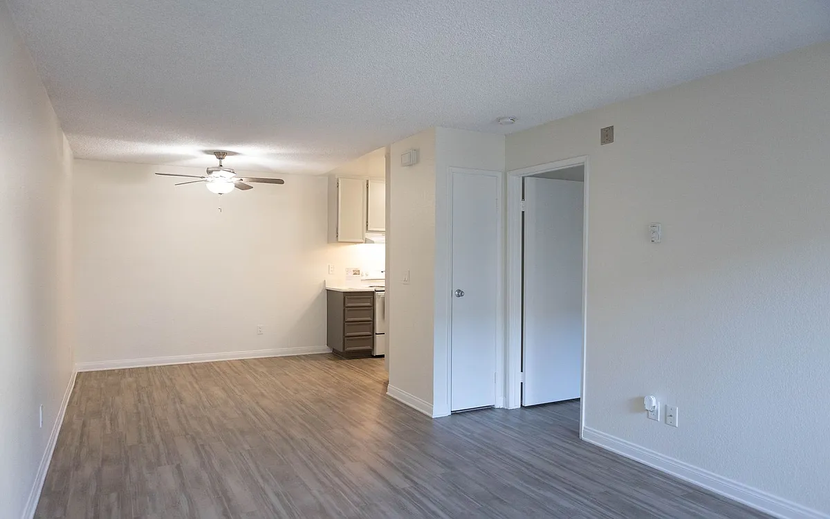 Building Photo - Cabana Apartments