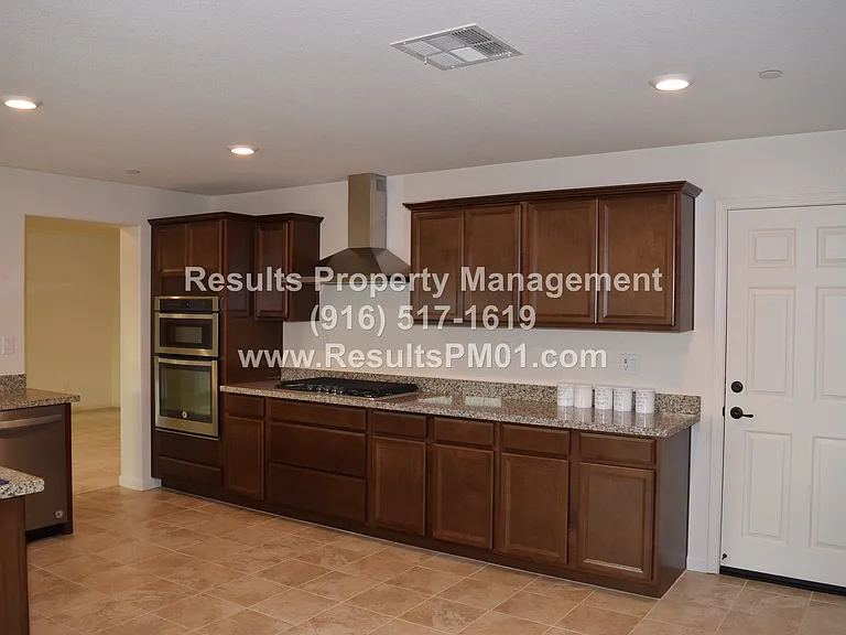 4329 Gentry Way — Photo 19