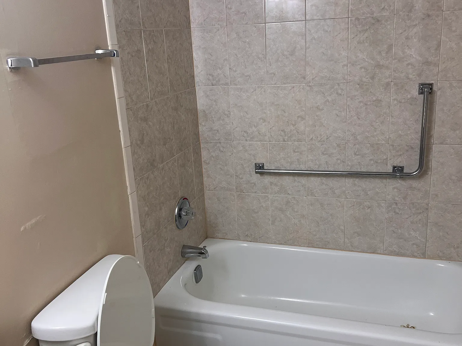 2 bed, 1160 sqft, $2,000 — Photo 4