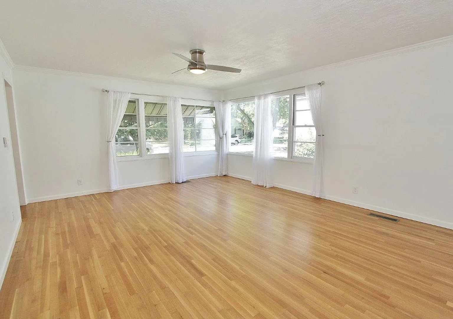 North End Townhouse — Photo 3