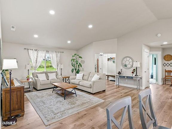 4th image of 15649 Fisk Rd