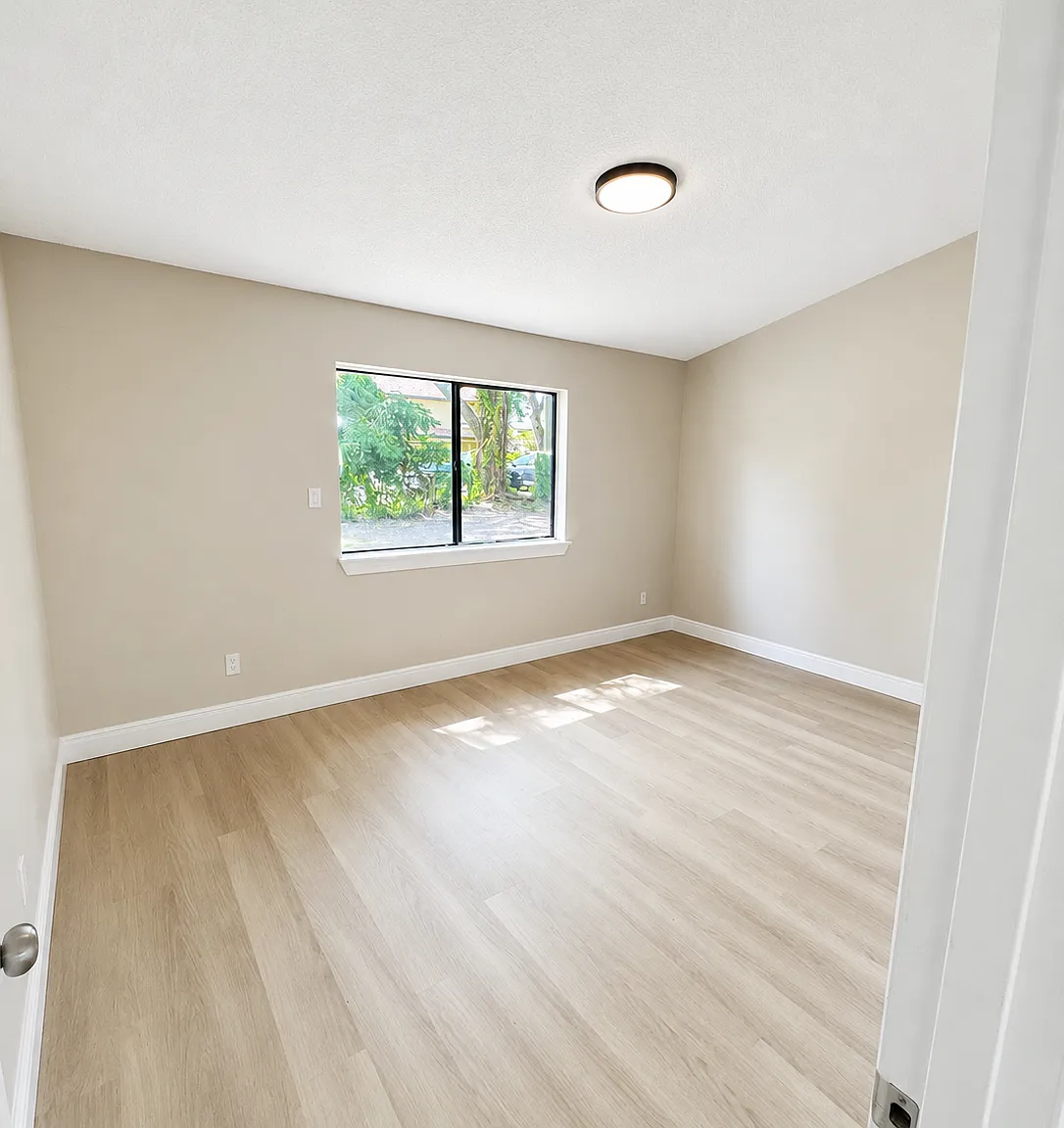 2 bed, 1200 sqft, $1,995 — Photo 4