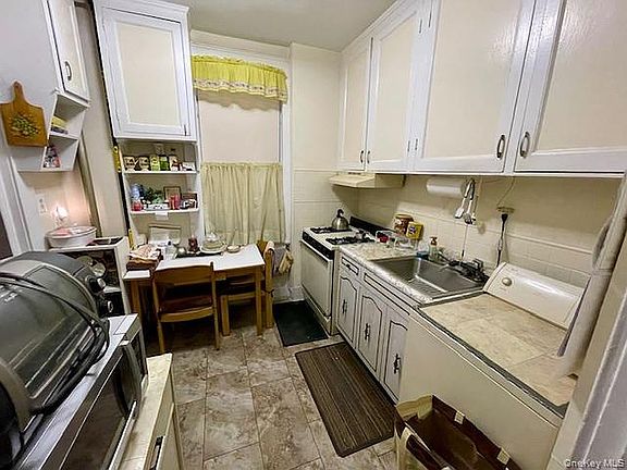 4th image of 3321 82nd St APT 1