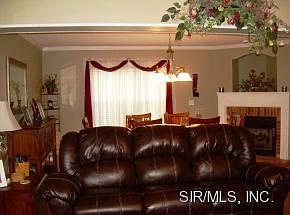 3rd image of 661 Erica Dr