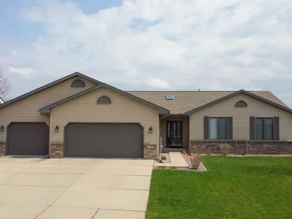 2214 Savanna Dr, Janesville, WI 53546