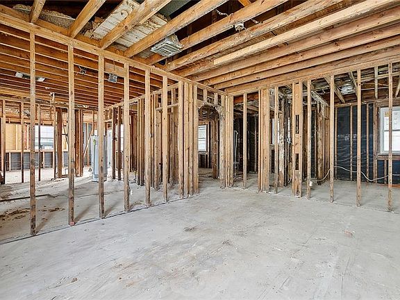 5th image of 1631 Piety St