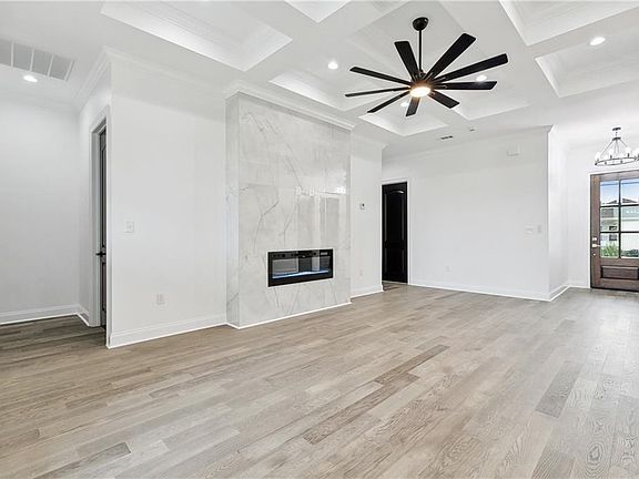 5th image of 4329 Dreux Ave