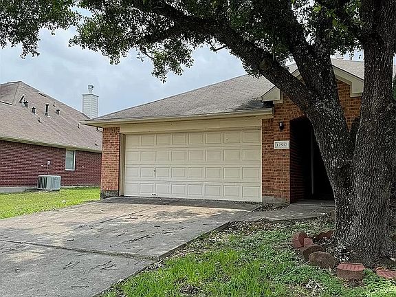 3rd image of 12910 Greens Manor Ln