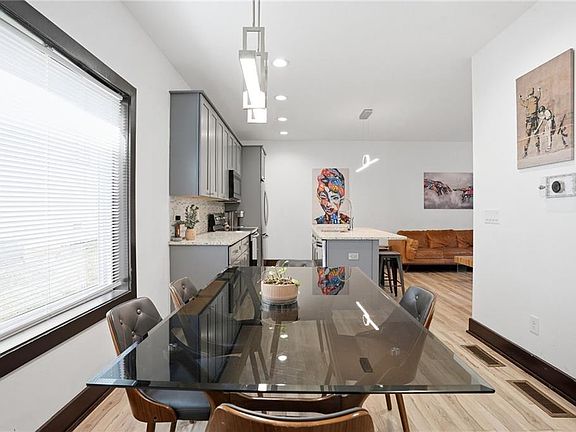 4th image of 1076 Center St NW