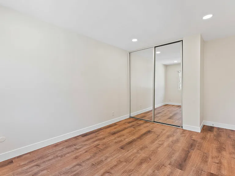 4572 Nebo Dr #H — Photo 11