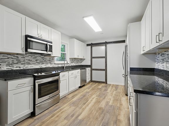 4th image of 4105 Clintwood Ln