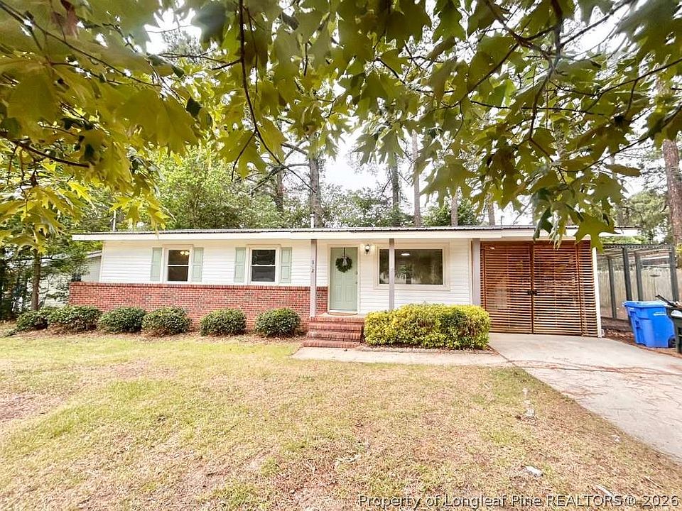 1st image of 812 Stoneykirk Dr