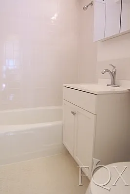 Rented by Fox Residential Group | media 6