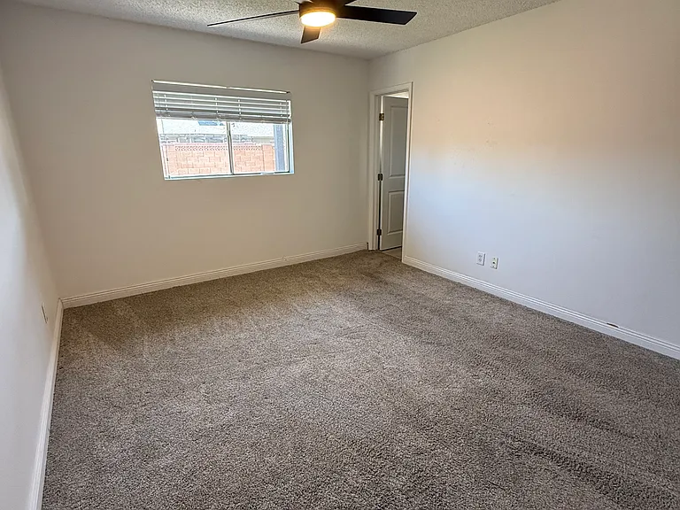 2nd Ensuite, Window facing Backyard