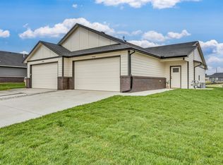5740 E Bristol St, Bel Aire, KS 67220