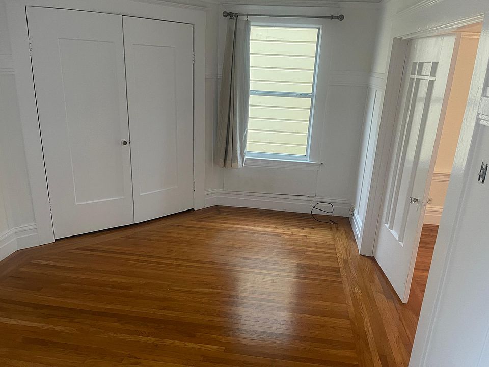 1st image of 104 Shrader St #104