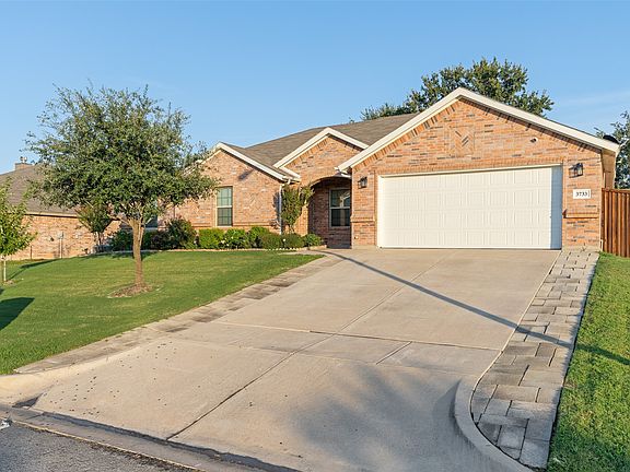 3rd image of 3733 Cecelia Ln