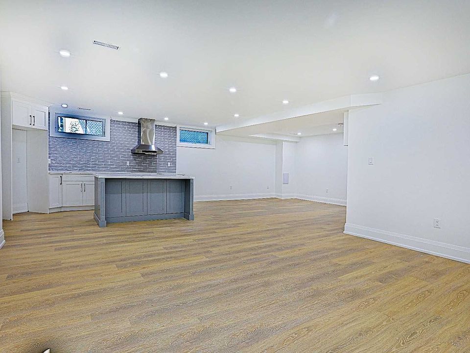 2nd image of 377 Lawson Rd #Basement