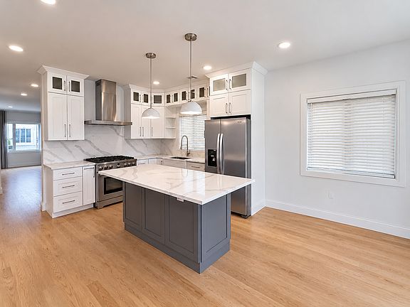 5th image of 211 Slocum Way