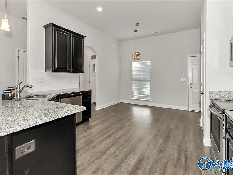 283 Harold Murphy Dr — Photo 5