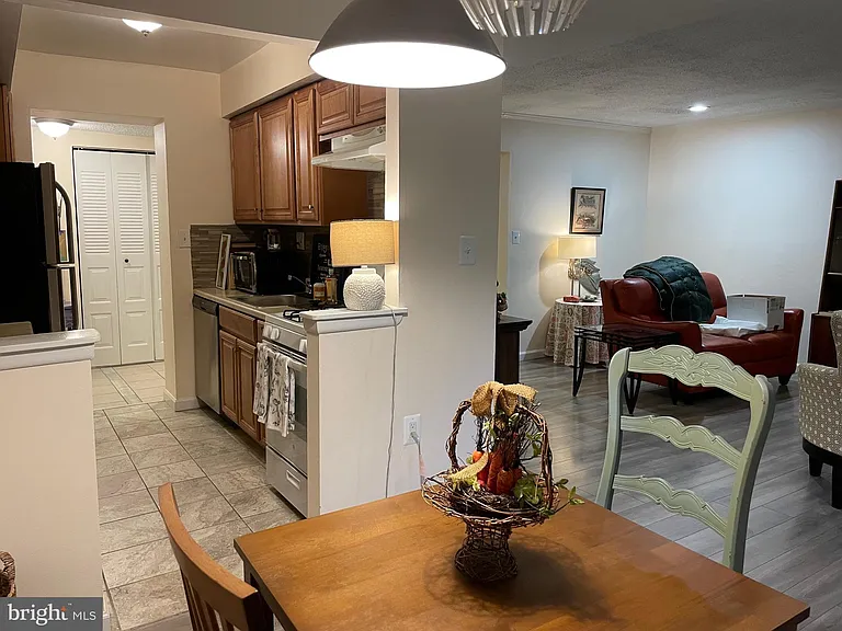 6 Longstream Ct #T2 — Photo 8