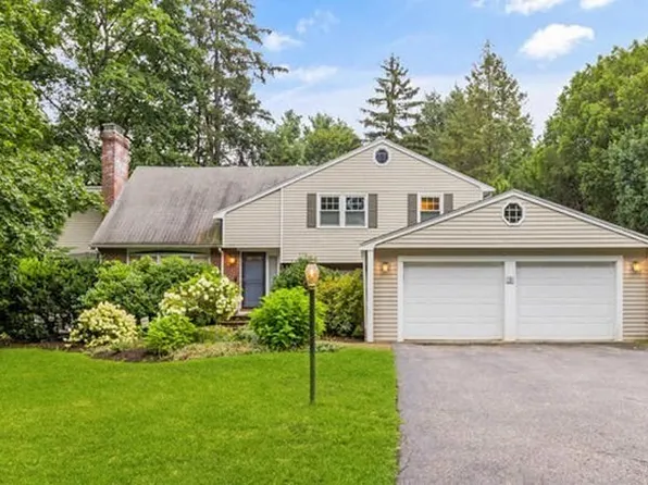 82 Cary Ave, Lexington, MA 02421