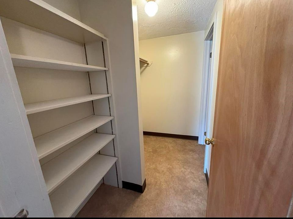 2nd image of 425-435 Pleasant St #4