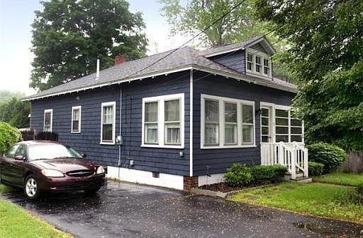 2nd image of 10 Erie Ave