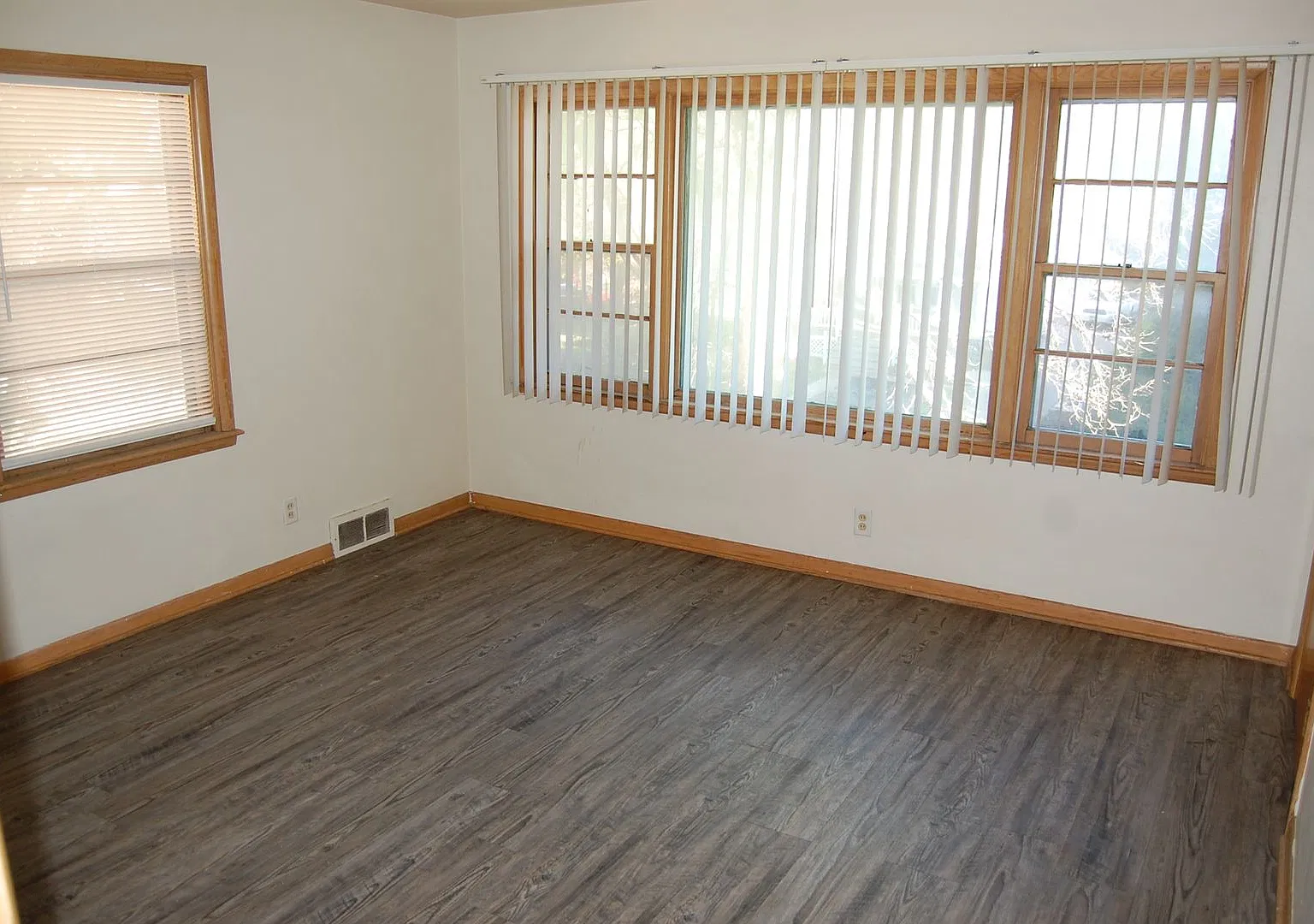 3123 P St — Photo 2