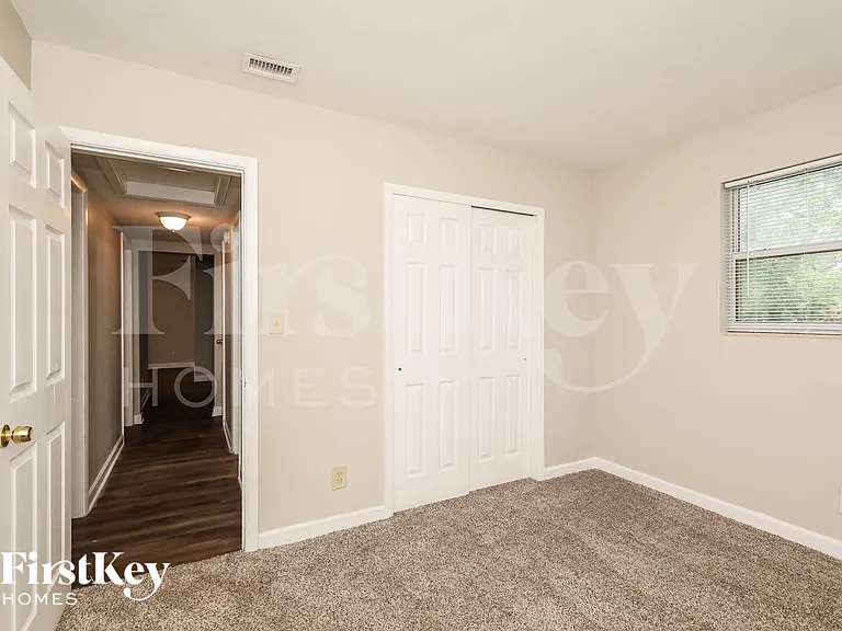3204 Rogero Rd — Photo 16