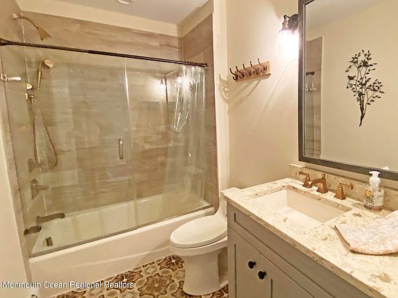 2nd image of 2151 Briarwood Ave