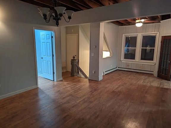 2nd image of 176 Broadway