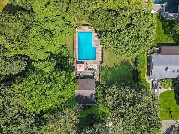 15 Youngs Avenue, Mattituck, NY 11952