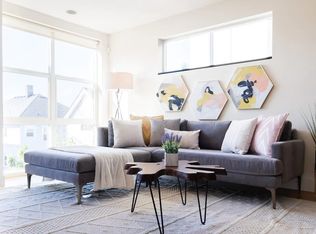 215B 12th Ave E #B, Seattle, WA 98102