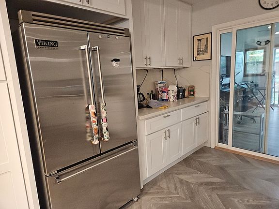 4th image of 439 Grant St