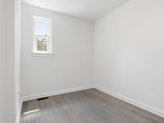 5th image of 525 Oakwood St SE