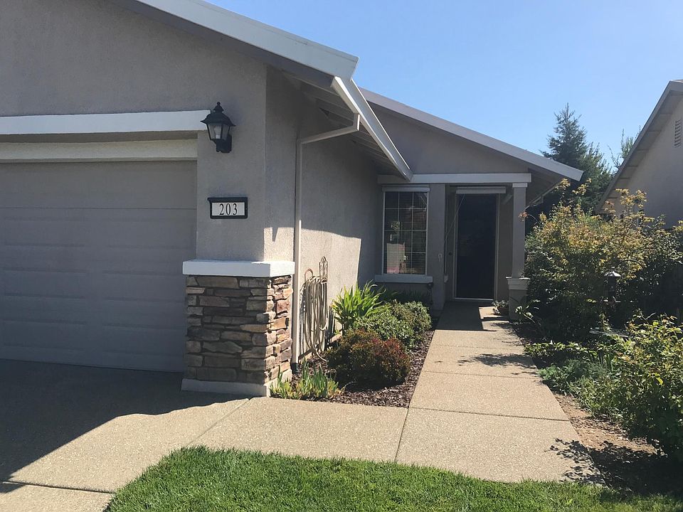 1st image of 203 Farallon Ct