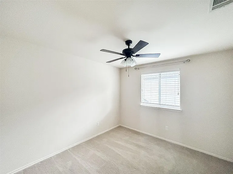 7810 Squirrel Hollow Dr — Photo 26