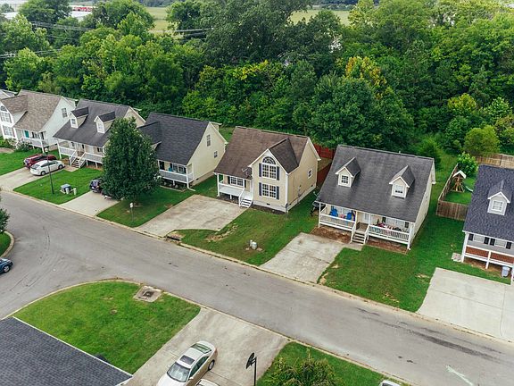 4th image of 3025 Holly Brook Cir NE
